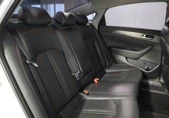 Подержанный автомобиль Hyundai Sonata 2019 года (20 фото)