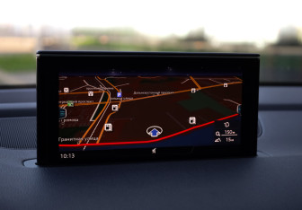 Подержанный автомобиль Audi Q7 2015 года (19 фото)