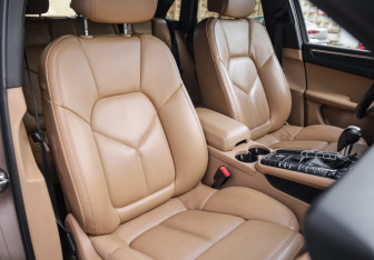 Подержанный автомобиль Porsche Macan 2017 года (27 фото)