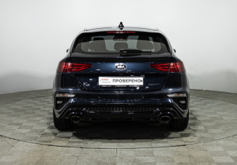 Подержанный автомобиль Kia K3 Hatchback 2019 года (6 фото)
