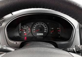 Подержанный автомобиль Hyundai Grand Starex 2011 года (16 фото)