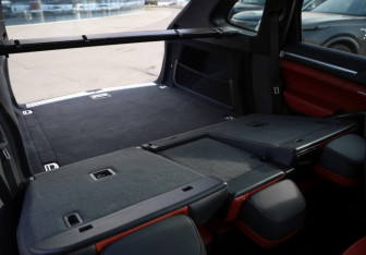 Подержанный автомобиль Porsche Cayenne 2014 года (36 фото)