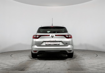 Подержанный автомобиль Renault Megane Wagon 2016 года (6 фото)