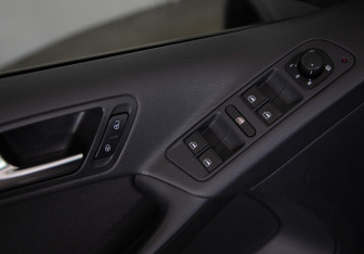 Подержанный автомобиль Volkswagen Tiguan 2015 года (19 фото)