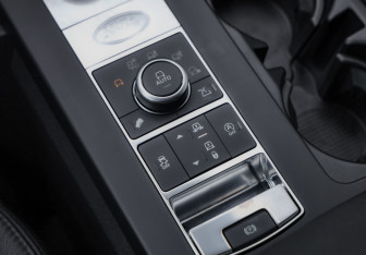 Подержанный автомобиль Land Rover Discovery 2019 года (24 фото)