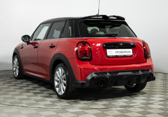 Подержанный автомобиль MINI Hatch 2021 года (7 фото)