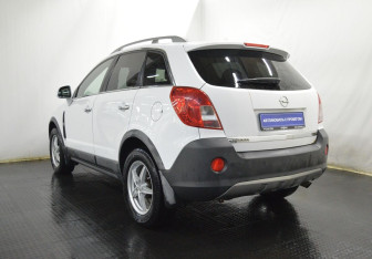 Подержанный автомобиль Opel Antara 2012 года (7 фото)