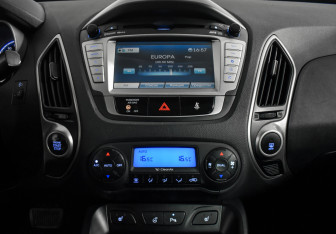 Подержанный автомобиль Hyundai ix35 2012 года (16 фото)