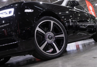 Подержанный автомобиль Rolls-Royce Wraith 2016 года (38 фото)