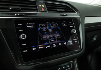 Подержанный автомобиль Volkswagen Tiguan 2019 года (20 фото)