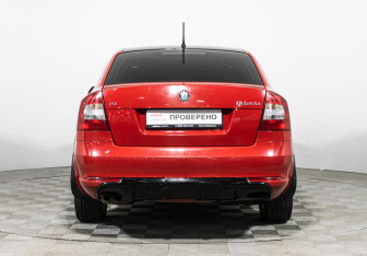 Подержанный автомобиль Skoda Octavia Liftback 2011 года (6 фото)