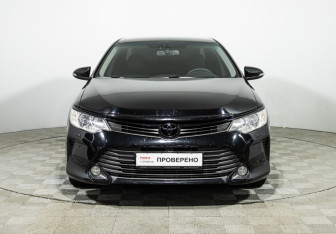 Подержанный автомобиль Toyota Camry Sedan 2017 года (2 фото)
