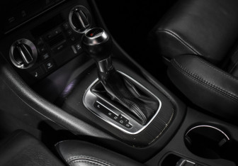 Подержанный автомобиль Audi Q3 2012 года (12 фото)