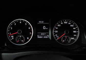 Подержанный автомобиль Volkswagen Tiguan 2011 года (12 фото)