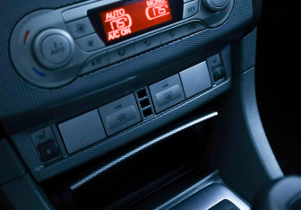 Подержанный автомобиль Ford Focus Hatchback 2010 года (15 фото)