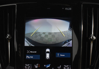 Подержанный автомобиль Volvo V60 2019 года (20 фото)