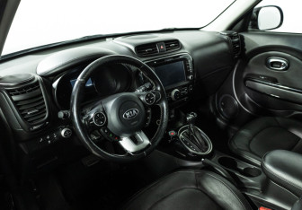 Подержанный автомобиль Kia Soul 2018 года (11 фото)