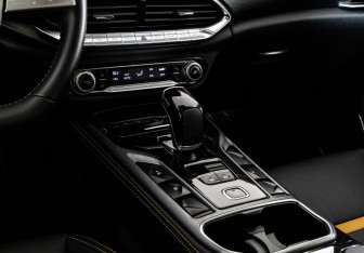 Подержанный автомобиль FAW Bestune T77 2023 года (16 фото)