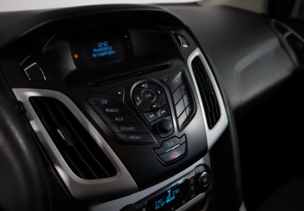 Подержанный автомобиль Ford Focus Hatchback 2013 года (22 фото)