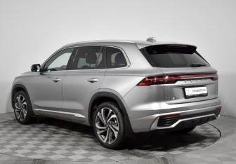 Подержанный автомобиль Geely Monjaro 2024 года (7 фото)