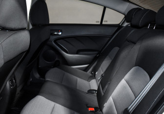 Подержанный автомобиль Kia Cerato Sedan 2013 года (12 фото)