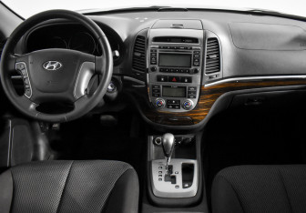 Подержанный автомобиль Hyundai Santa Fe 2011 года (16 фото)