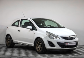 Подержанный автомобиль Opel Corsa 2013 года (3 фото)