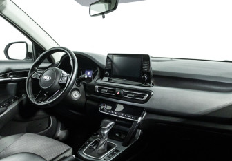 Подержанный автомобиль Kia Seltos 2020 года (9 фото)