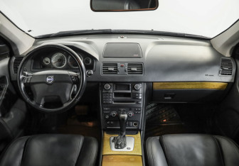 Подержанный автомобиль Volvo XC90 2007 года (9 фото)