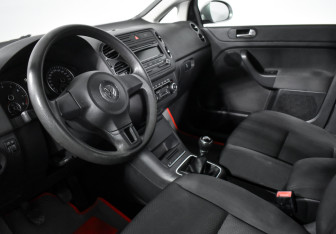 Подержанный автомобиль Volkswagen Golf Plus 2012 года (9 фото)