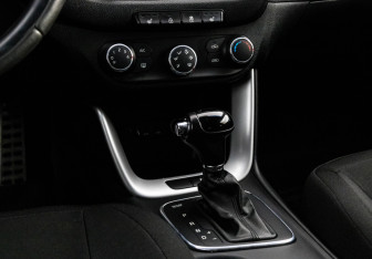 Подержанный автомобиль Kia Ceed Hatchback 2013 года (13 фото)