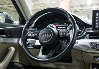 Подержанный автомобиль Audi A4 Sedan 2020 года (17 фото)