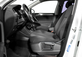 Подержанный автомобиль Volkswagen Tiguan 2020 года (11 фото)