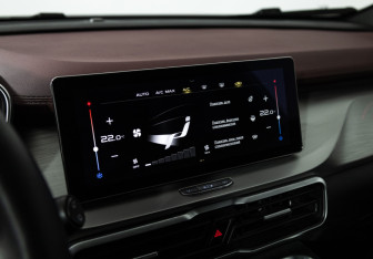 Подержанный автомобиль Geely Coolray 2020 года (17 фото)