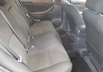 Подержанный автомобиль Toyota Avensis Sedan 2007 года (13 фото)