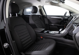 Подержанный автомобиль Ford Mondeo Sedan 2019 года (17 фото)