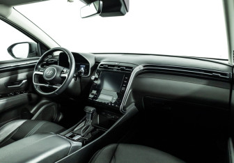 Подержанный автомобиль Hyundai Tucson 2023 года (9 фото)