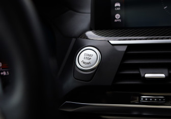 Подержанный автомобиль BMW X4 2021 года (23 фото)