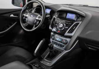 Подержанный автомобиль Ford Focus Hatchback 2011 года (9 фото)