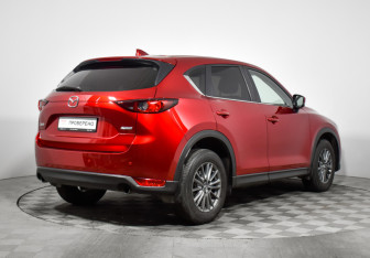 Подержанный автомобиль Mazda CX-5 2017 года (5 фото)