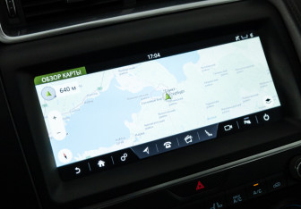 Подержанный автомобиль Jaguar E-Pace 2018 года (16 фото)