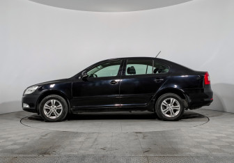 Подержанный автомобиль Skoda Octavia Liftback 2011 года (8 фото)