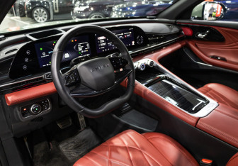 Подержанный автомобиль Exeed RX 2023 года (15 фото)