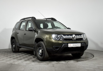 Подержанный автомобиль Renault Duster 2018 года (3 фото)