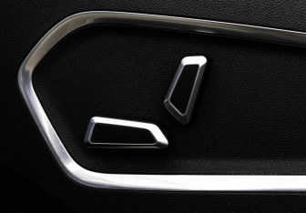 Подержанный автомобиль Geely Atlas Pro 2021 года (33 фото)