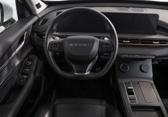 Подержанный автомобиль Exeed LX 2023 года (10 фото)