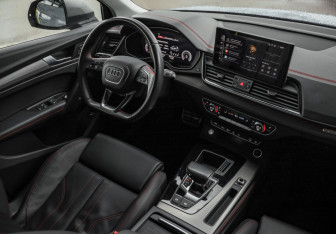 Подержанный автомобиль Audi Q5 2021 года (10 фото)