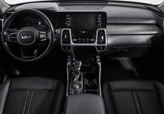 Подержанный автомобиль Kia Sorento 2021 года (14 фото)