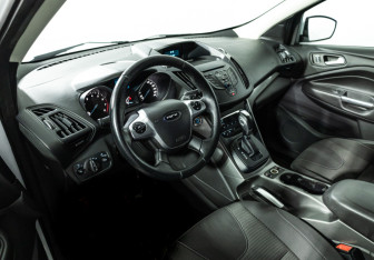Подержанный автомобиль Ford Kuga 2016 года (11 фото)