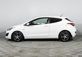 Подержанный автомобиль Hyundai i30 Hatchback 2013 года (8 фото)